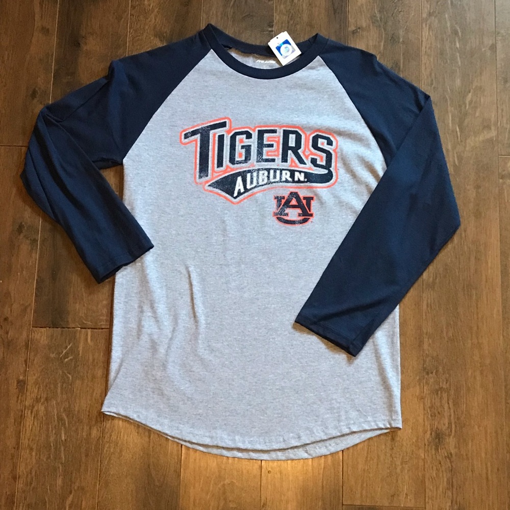 NWT Auburn quarter length T-shirt Women’s Med